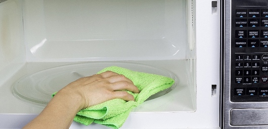 Как почистить микроволновку внутри в домашних условиях